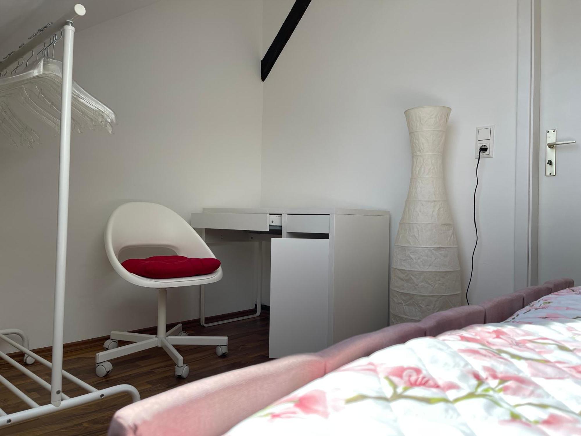 Bequemes Einzelzimmer Im Herzen Von Kassel Buitenkant foto
