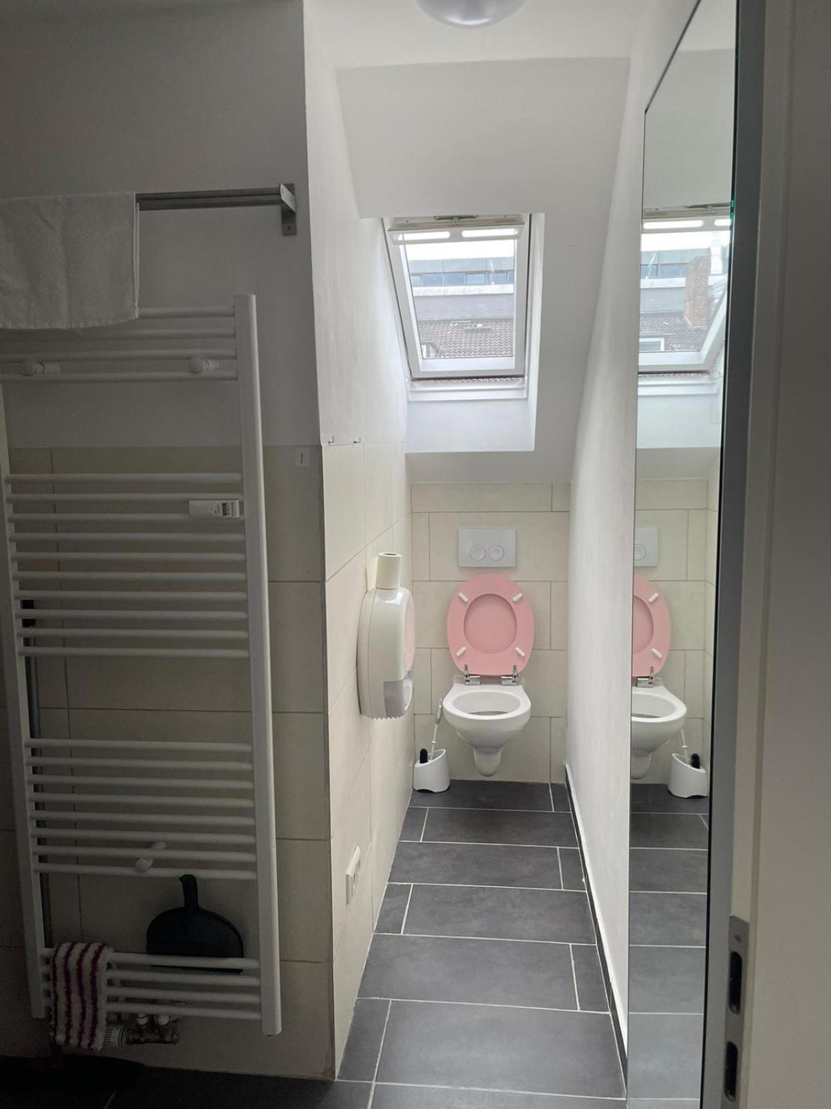 Bequemes Einzelzimmer Im Herzen Von Kassel Buitenkant foto